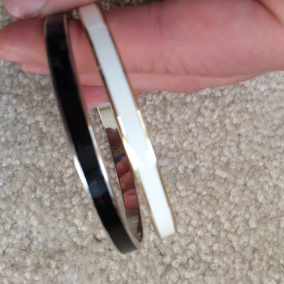 Jewelry - Set of 2 bangles