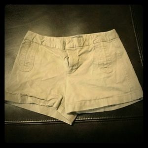 GAP khaki shorts