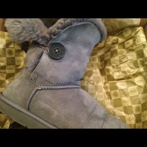 😍😍NEW GREY BAILEY BUTTON UGGS GREY😍😍