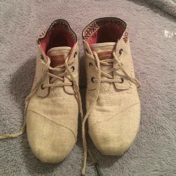Toms