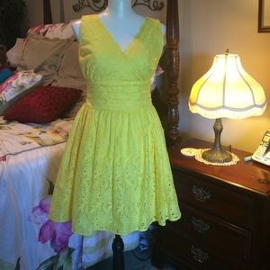 Adorable yellow dress!