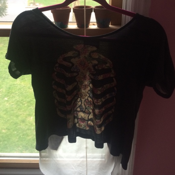 Floral "rib" design t-shirt w/ sheer back