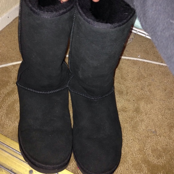 Black ugg boots