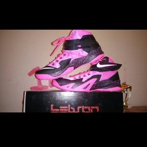 Nike Zoom Lebron Soldier VIII