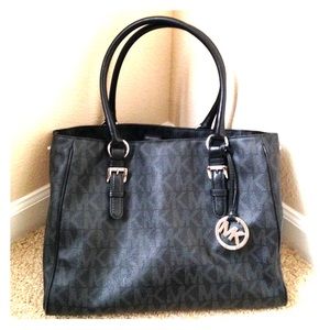 Michael Kors Jet Set Tote