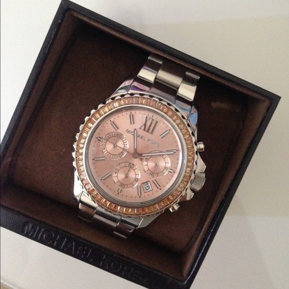 Michael Kors Everest Chronograph Bracelet Watch - Picture 2 of 3