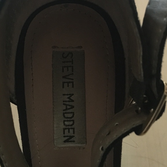 Shoes - Picture 4 of 4