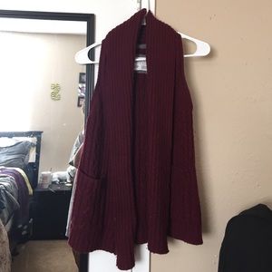 Sleeveless maroon cardigan