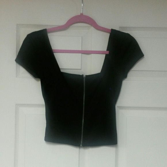 *SOLD* Zipper crop top