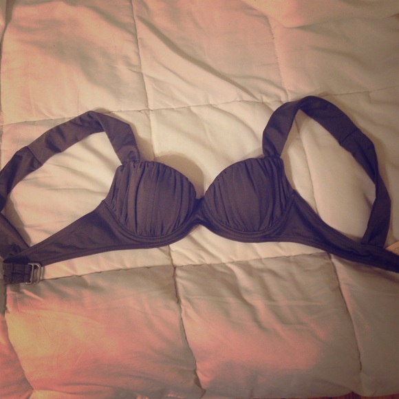 NWT Victoria's Secret bikini top
