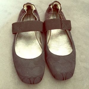 ⬇️Dreamy Coach Ballet Flats!