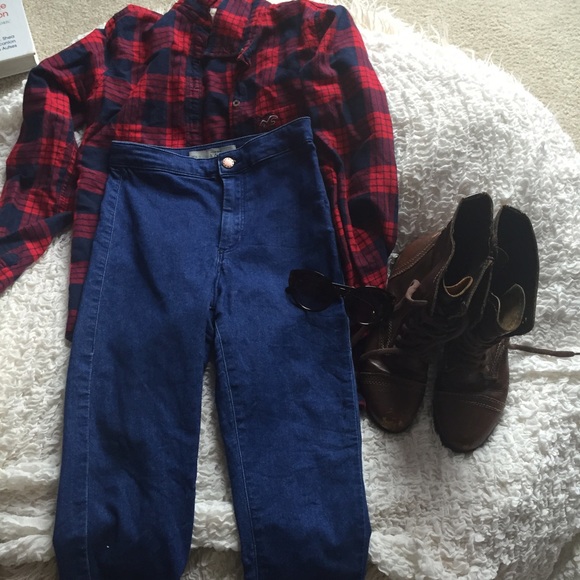 comfy red flannel🍷💿