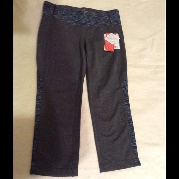 Athleta Splits Revela Capri Pant- Medium
