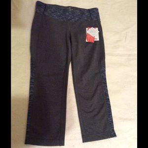 Athleta Splits Revela Capri Pant- Medium