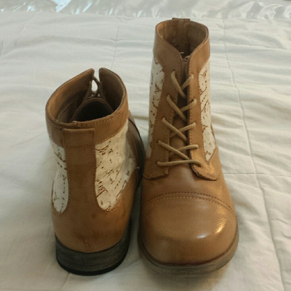 Ankle boots