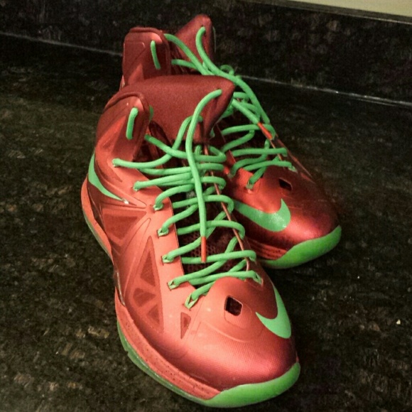 LeBron X Christmas edition - Picture 1 of 3