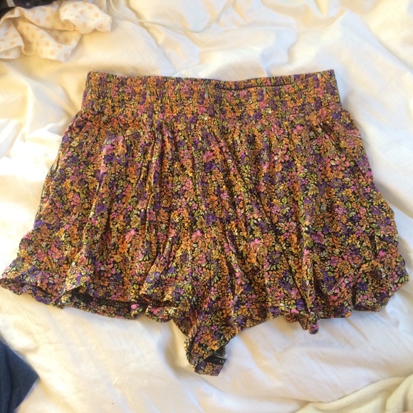 H&M loose floral shorts