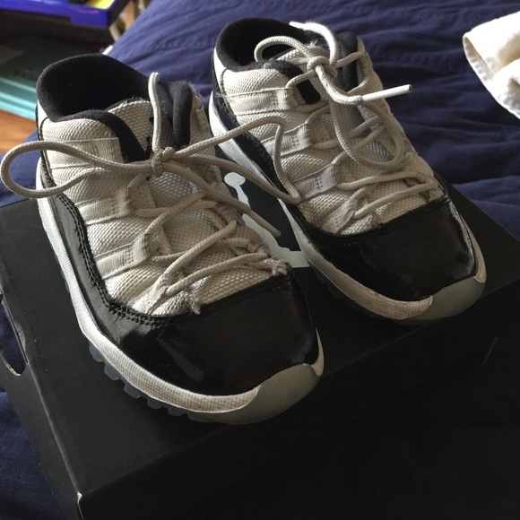 Jordan retro 11 children's sz 10 - Picture 1 of 1