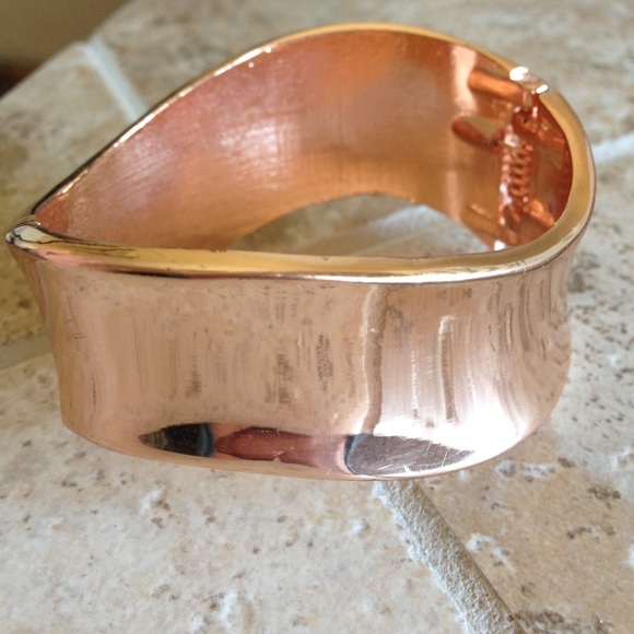 Rose Gold Bracelet - Picture 3 of 3