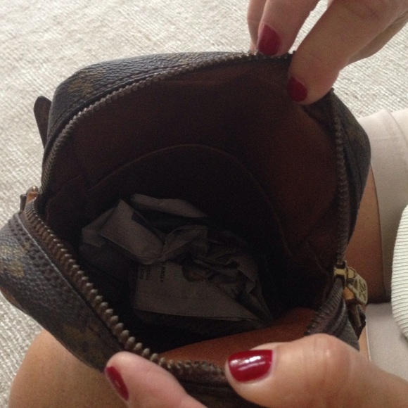 Louis Vuitton Purse - Picture 2 of 4