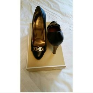 Michael Kors Black Pumps