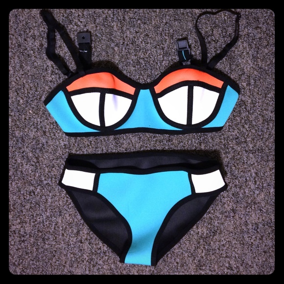 Women's bathing suit