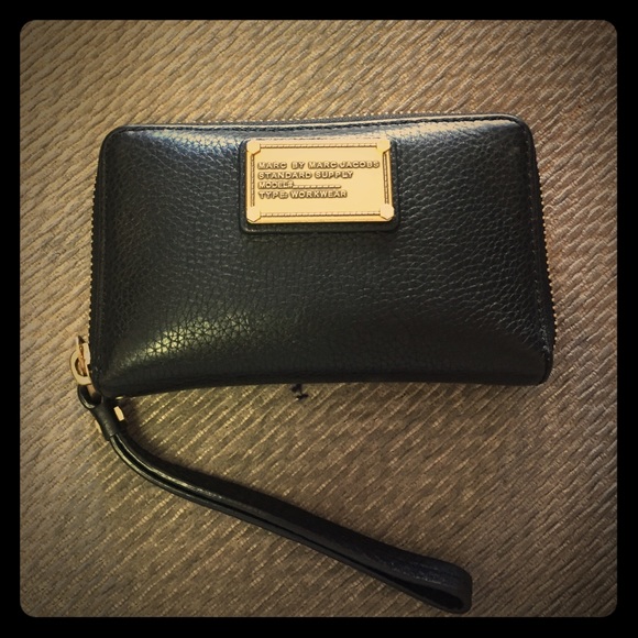 P͛R͛I͛C͛E͛ D͛R͛O͛P͛ 👇🏼 Marc Jacobs wallet