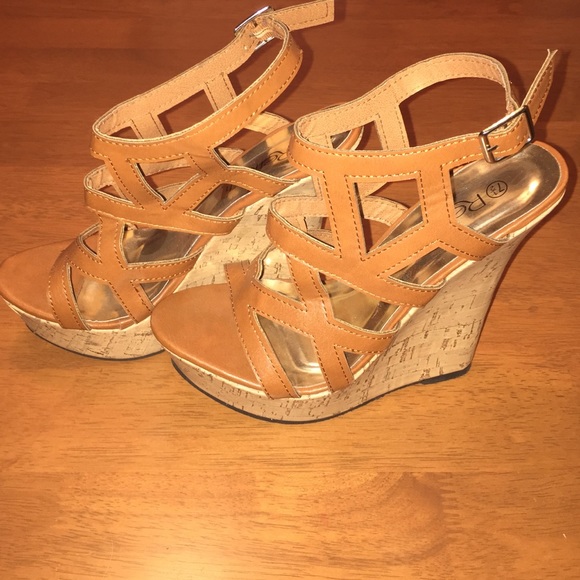 BRAND NEW Wedges! - Picture 2 of 4