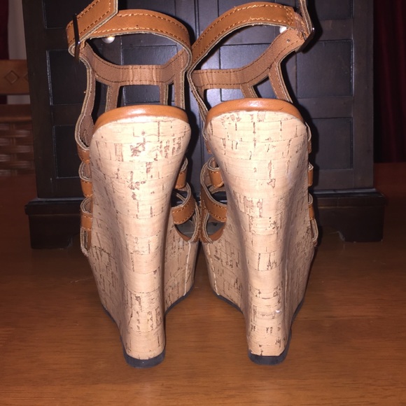 BRAND NEW Wedges! - Picture 3 of 4