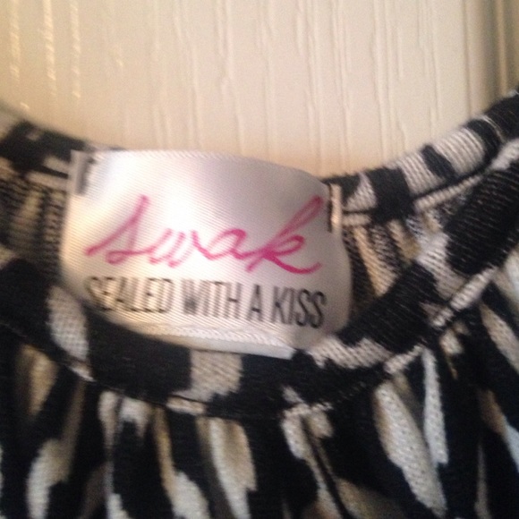 Bundle of a Cute black and white  tank top - Picture 2 of 3