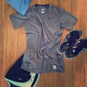 Nike Pro Fitted Short-Sleeve Grey