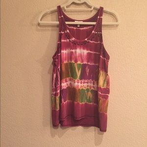 Tie-dye sleeveless top.