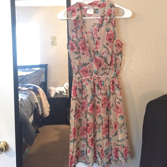tan button v-neck dress w/ floral print