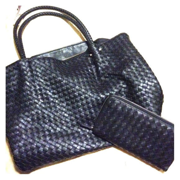Handbags - Matching woven tote and wallet !