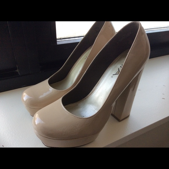MIA Shoes - Mía nude Pump with chunky heel