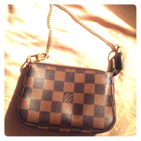 Authentic Louis Vuitton damier pochette clutch