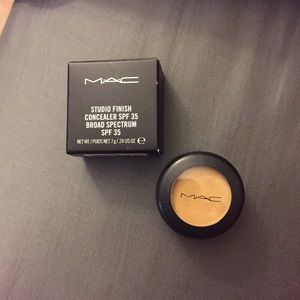 BRAND NEW !!!! MAC Studio Finish Concealer