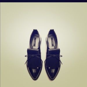 Never worn-Zara Bulcher