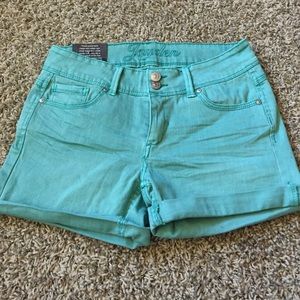 Delia's Jayden Shorts size 3/4