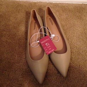 Nude flats