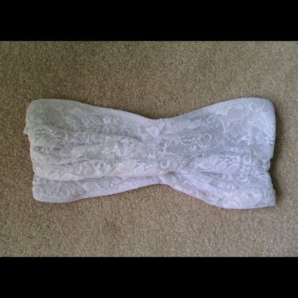 White lace bandeau