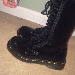 🔥 SALE 🔥 NEW PATENT LEATHER DR. MARTEN BOOTS!!