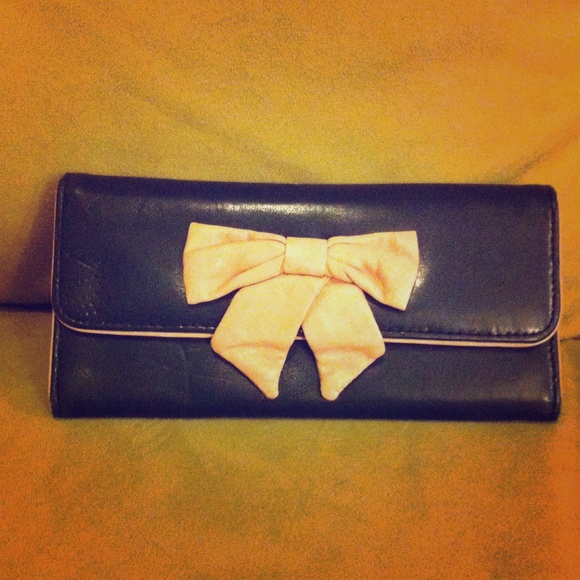 Black & Pink Bow Wallet