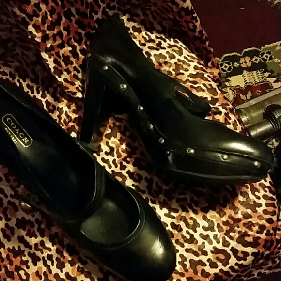 Heels - Picture 2 of 4