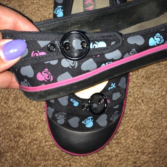 SOLD🎉🎉🎉 Roxy flats - Picture 3 of 4