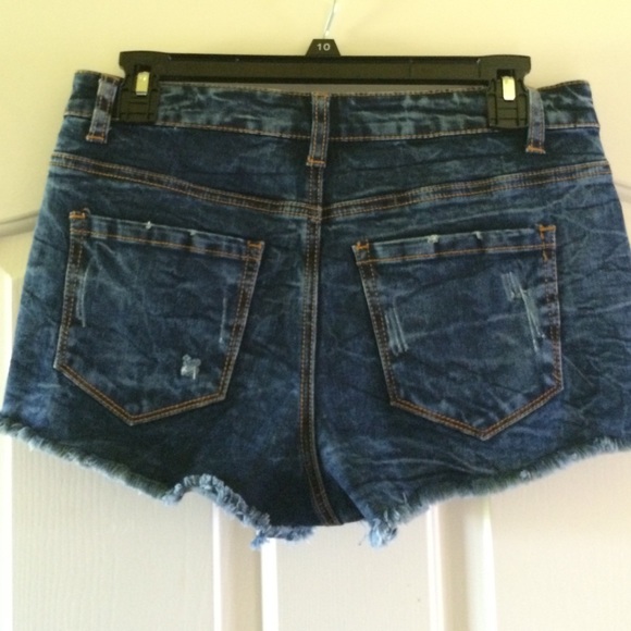 high waisted shorts - Picture 2 of 4