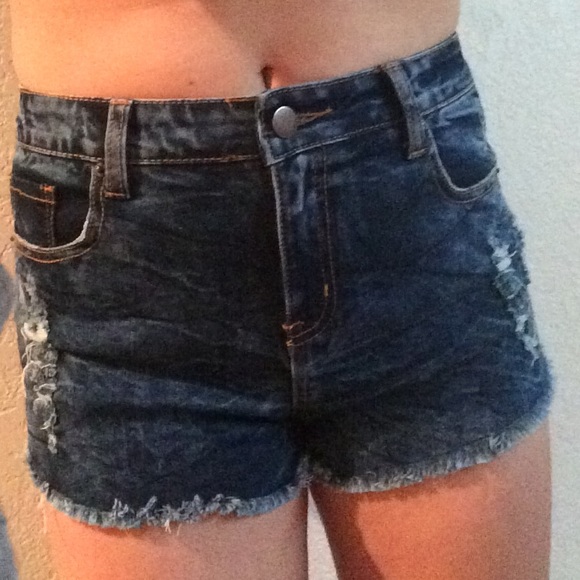 high waisted shorts - Picture 3 of 4