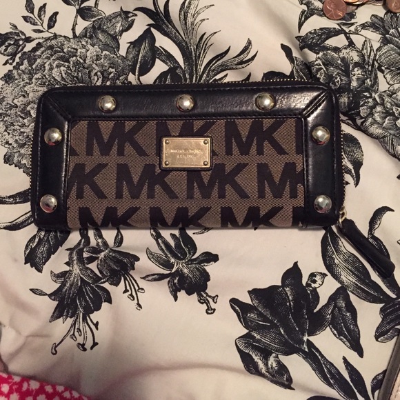 Authentic MK wallet