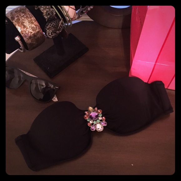 NWOT Victoria's Secret bikini top