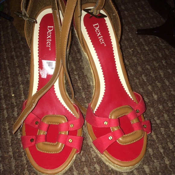 Red wedges📍sold on mercarii📍